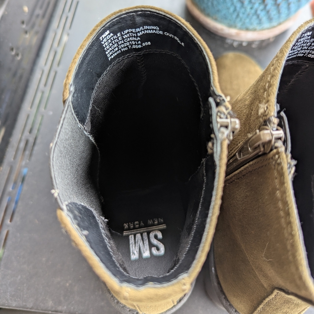 Chelsea Boots - Picture 6 of 8